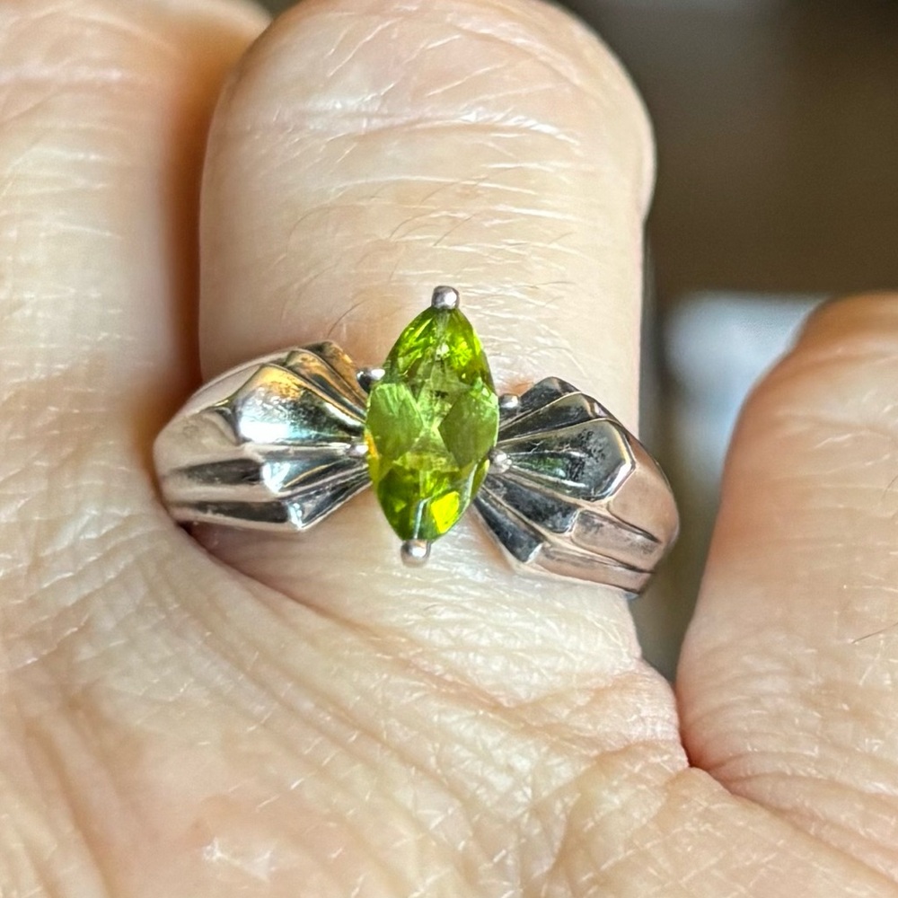 Peridot Green Marquise 925 Sterling Silver Ring Size 8